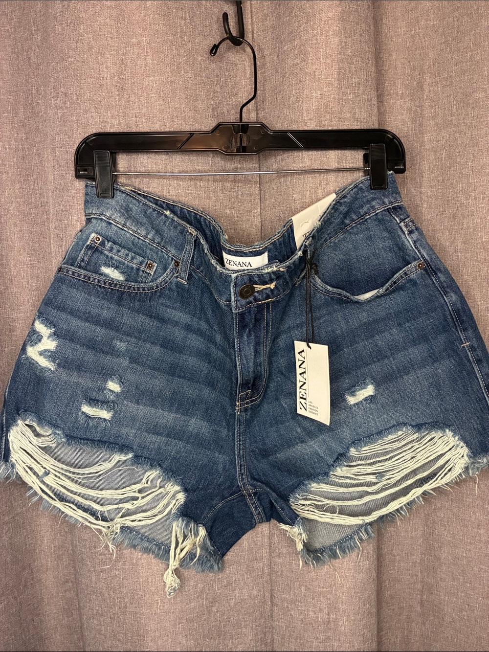 NWT Zenana Distressed Denim Short SIZE XL - Picture 1 of 4